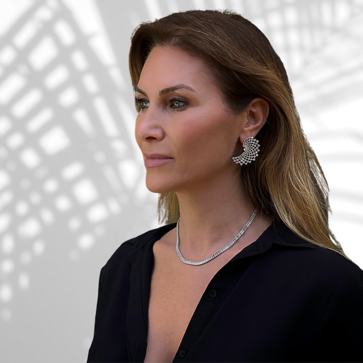 Sleek and stylish silver choker featuring baguette-cut CZ diamonds