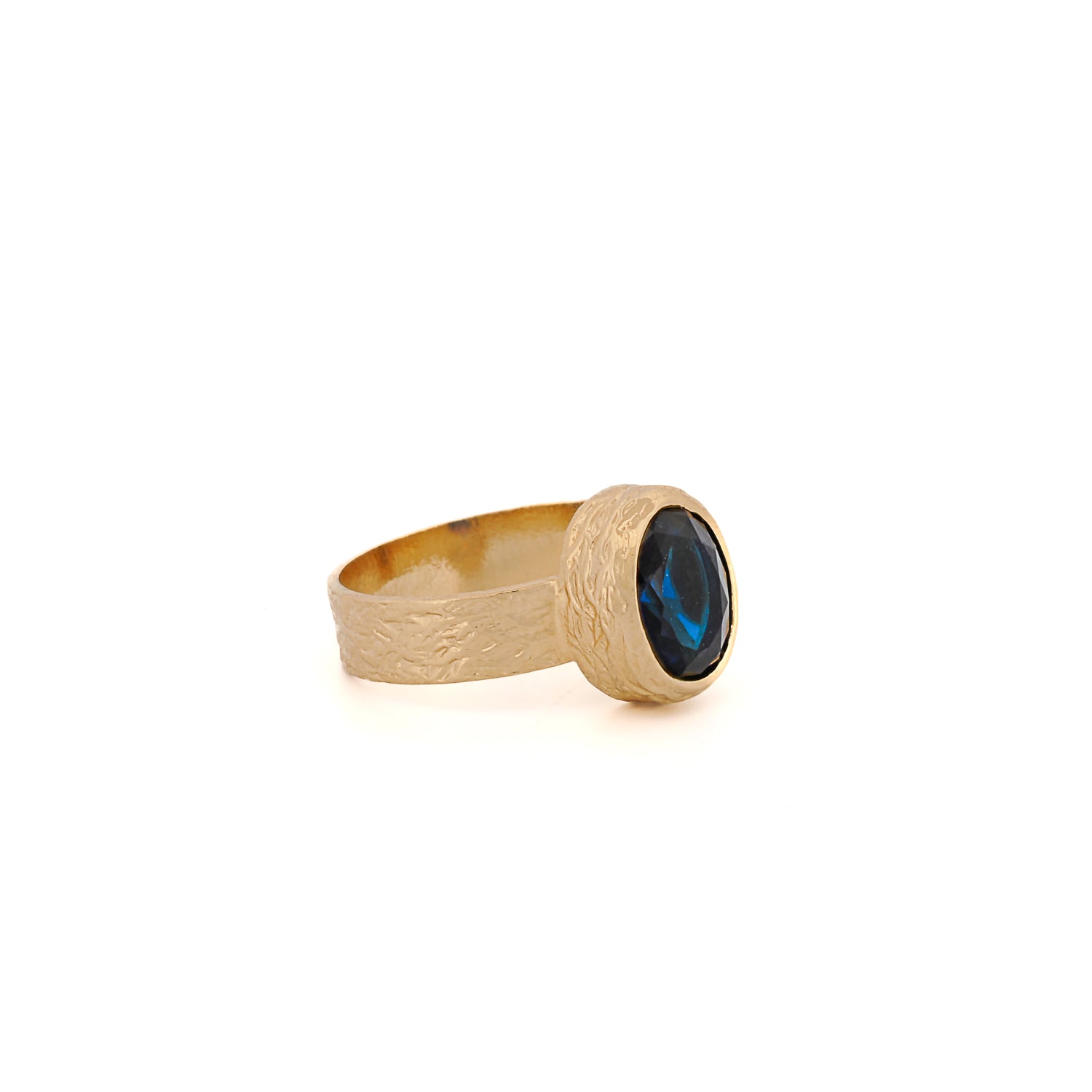elegant adjustable ring featuring deep blue sapphire gemstone