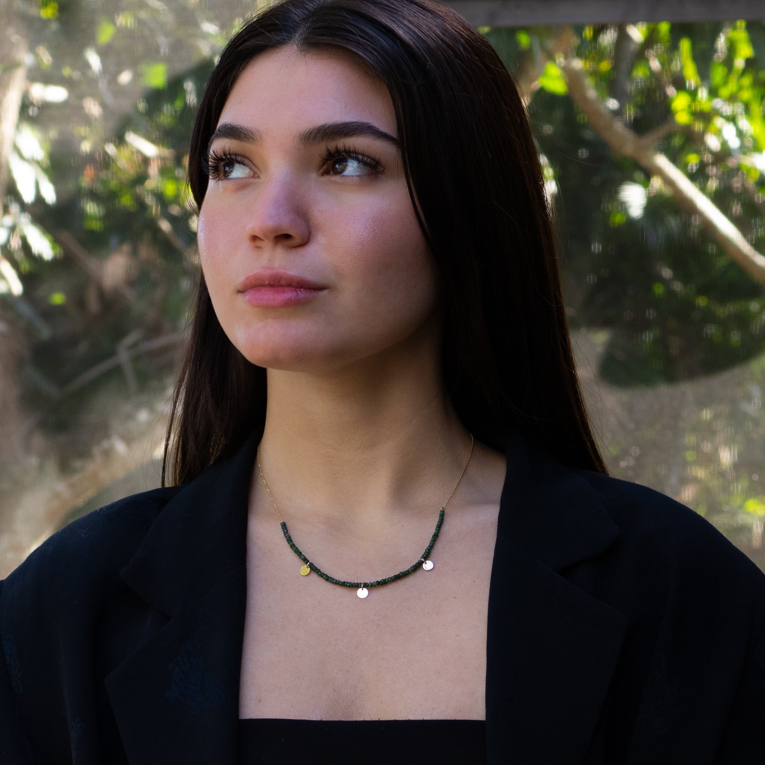 14K Solid Gold Choker Necklace with Emerald Gemstones for a Luxurious, Harmonious Design
