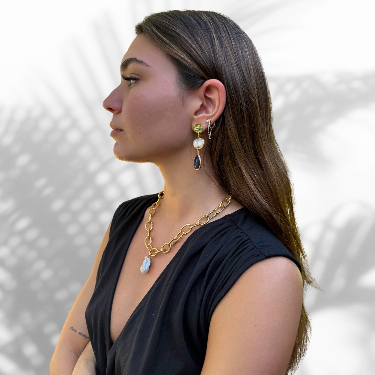 Stylish Pearl Stone Pendant Gold Necklace
