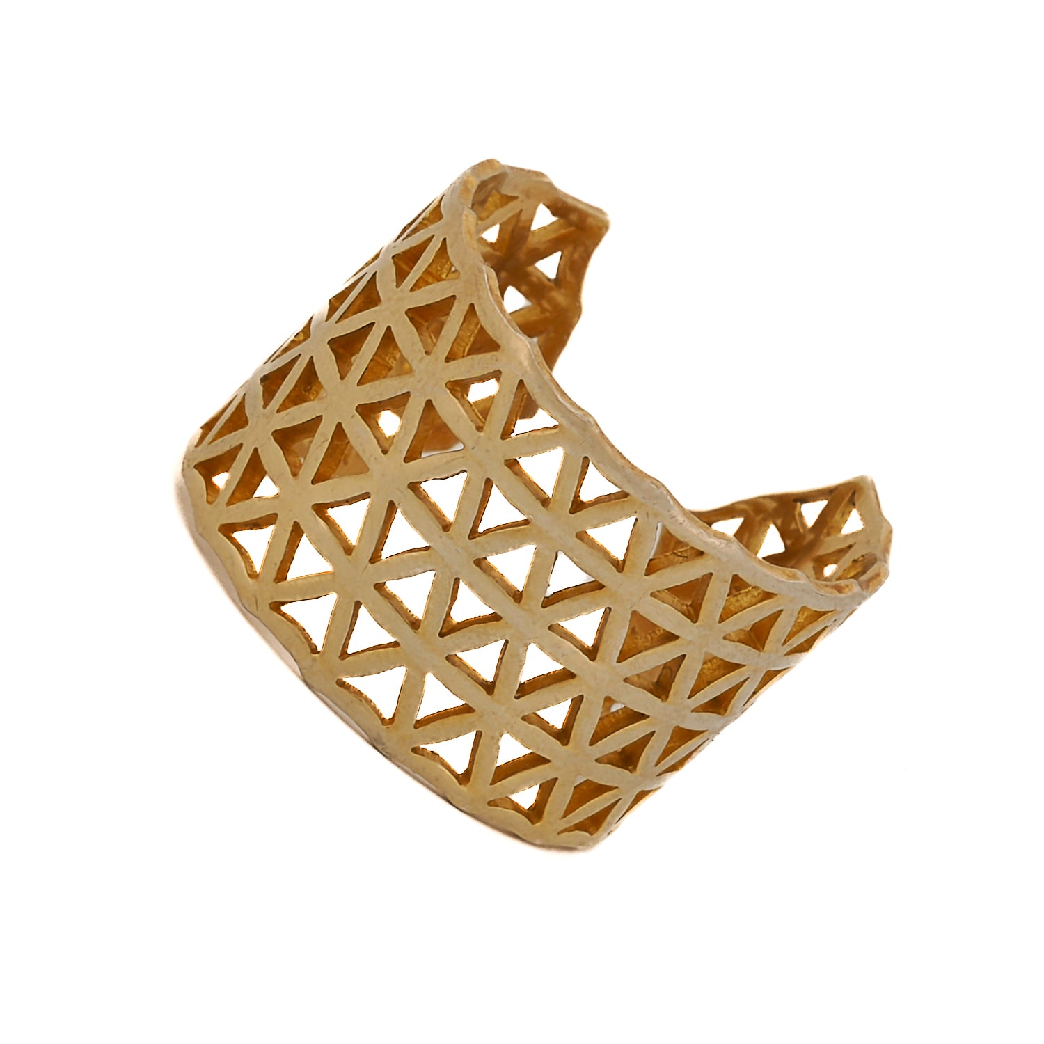 Highlighting the sleek and simple band with its comfortable adjustable fit, ranging from sizes 5 to 8.
