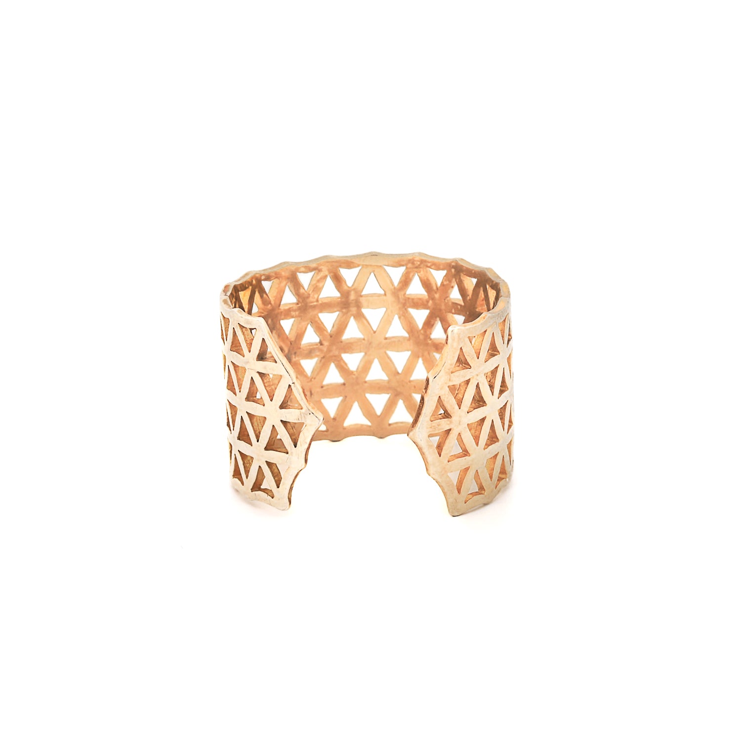Adjustable band of the Flower of Life Ring – Capturing the flexibility and comfort of the adjustable design for a perfect fit.