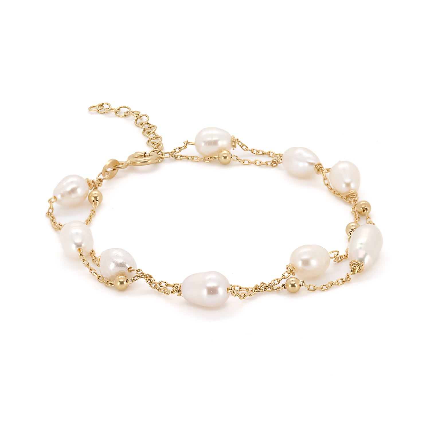 Pearl Gold Chain Bracelet radiates elegance and allure.