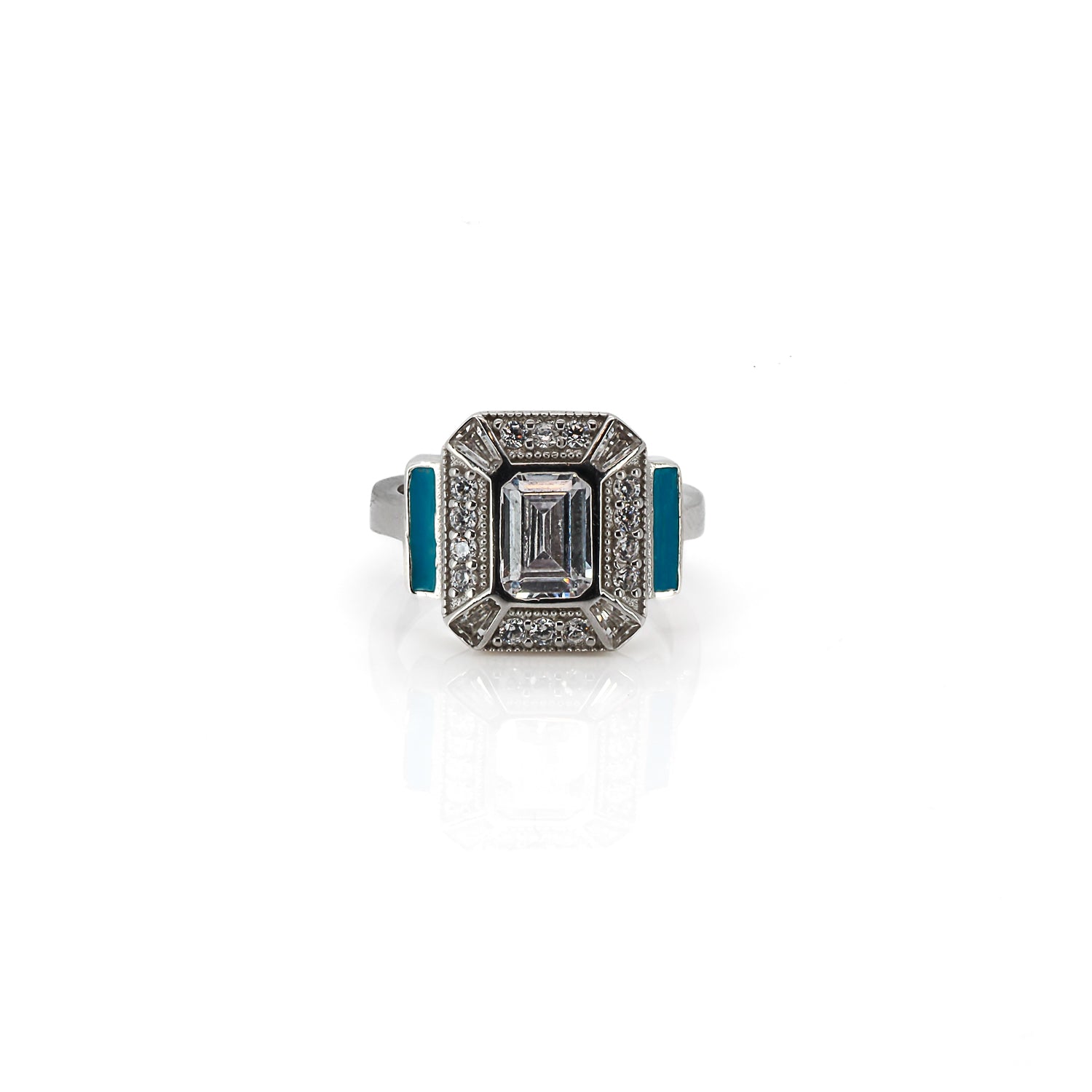 Chic Silver Band with Sparkling Diamonds - Versatile Glamour