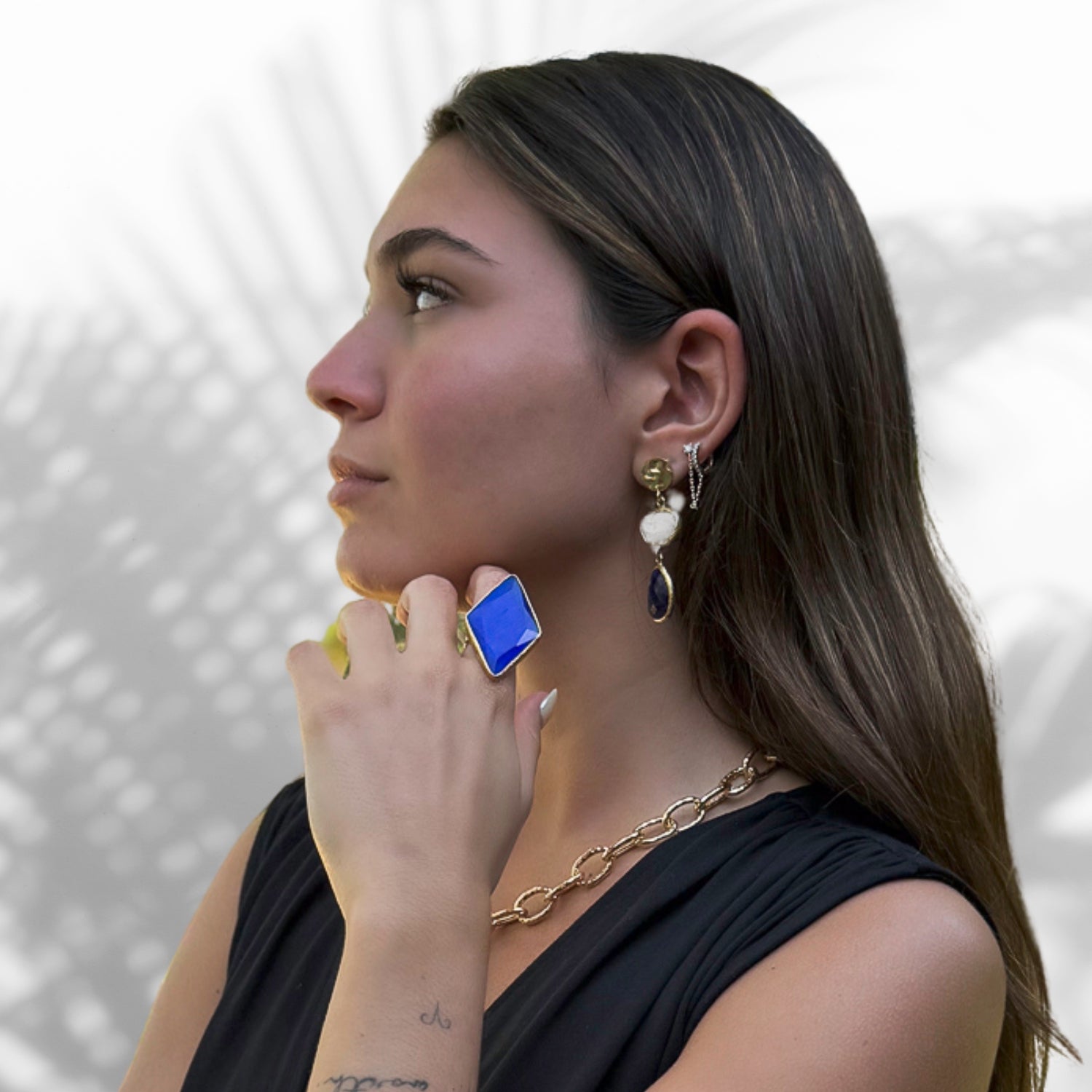 Luxurious Cobalt Blue Stone Gold Ring