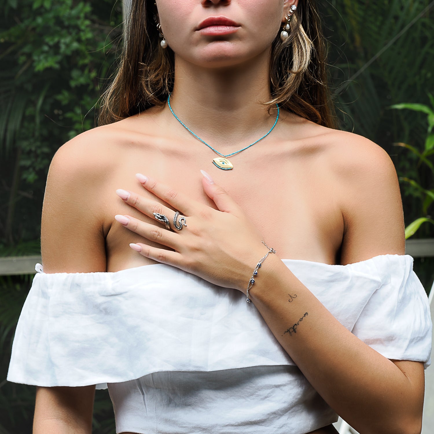 Elegance and protection: Model showcases the Silver Bracelet.
