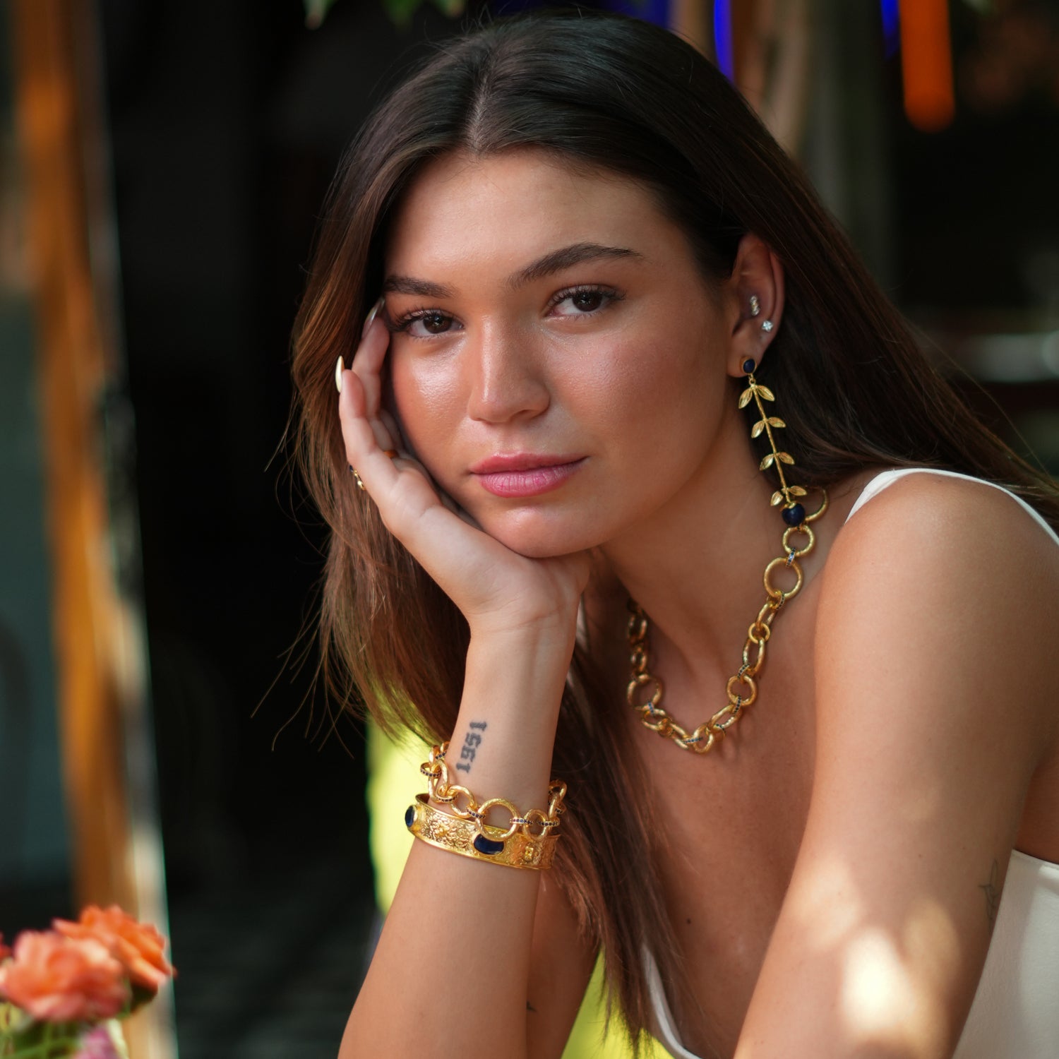 24K Gold Link Necklace and Sapphire-Accented Bracelet Set for a Bold Fashion Statement