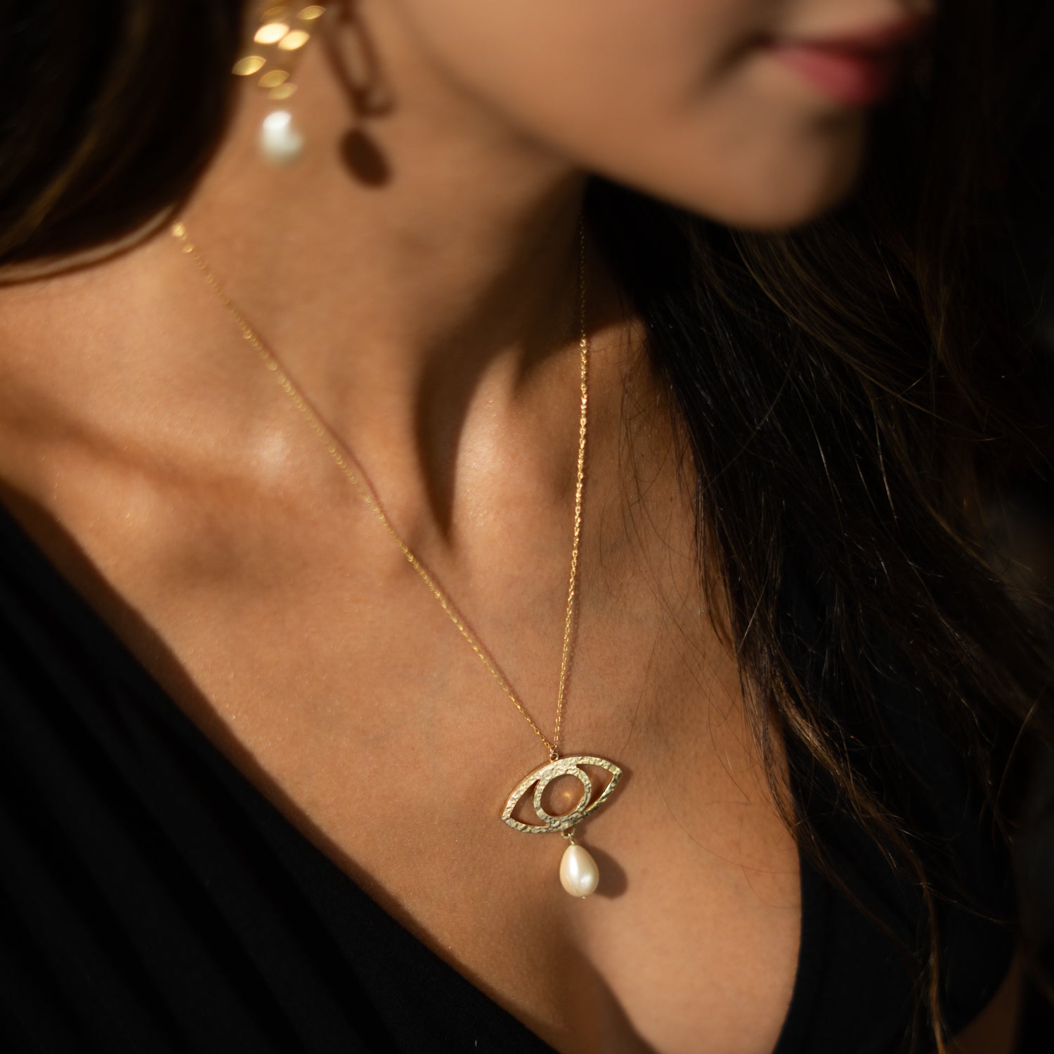 Cleopatra’s Guardian Eye Pearl Gold Necklace