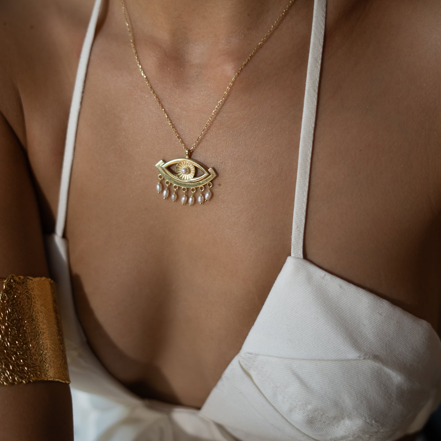 Cleopatra’s Mystic Pearl Eye Gold Necklace
