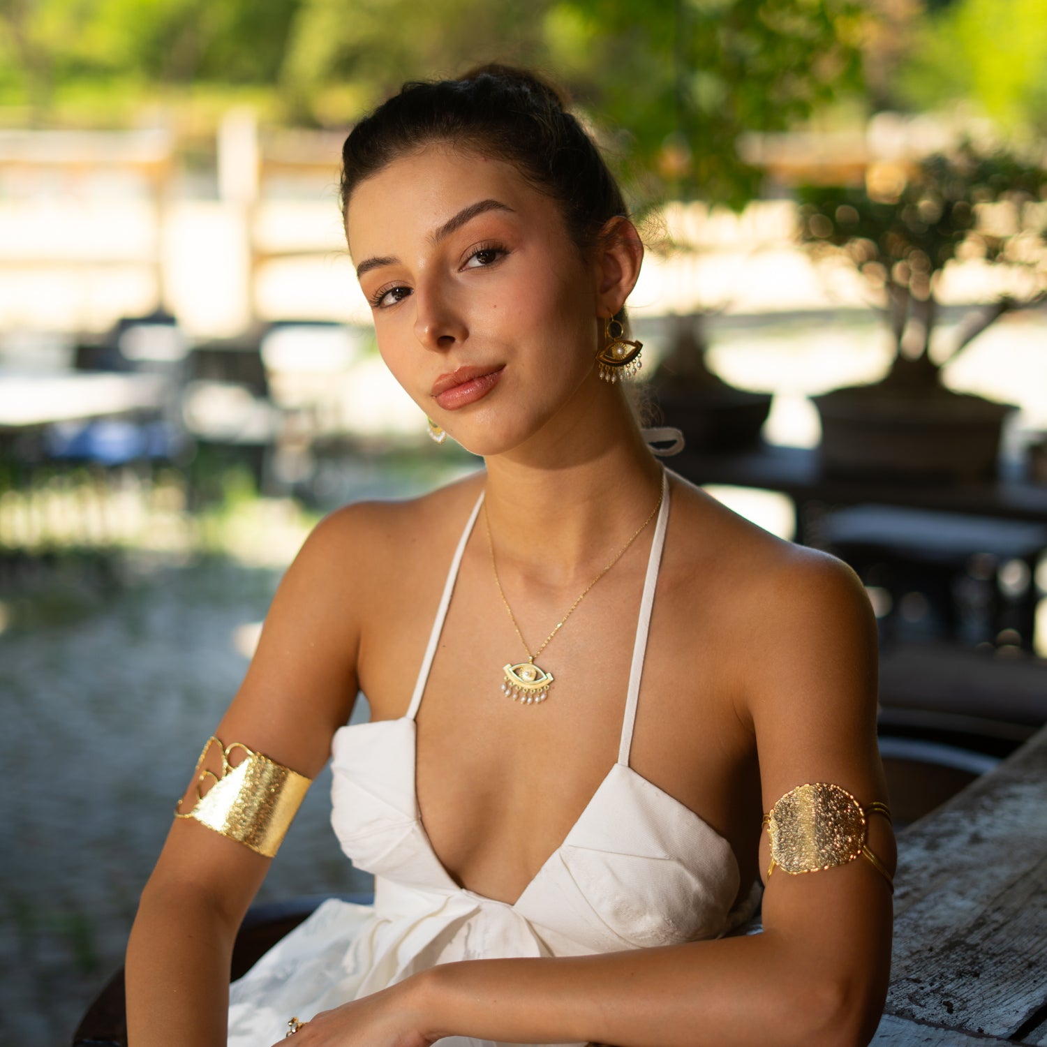 Cleopatra’s Mystic Pearl Eye Gold Necklace