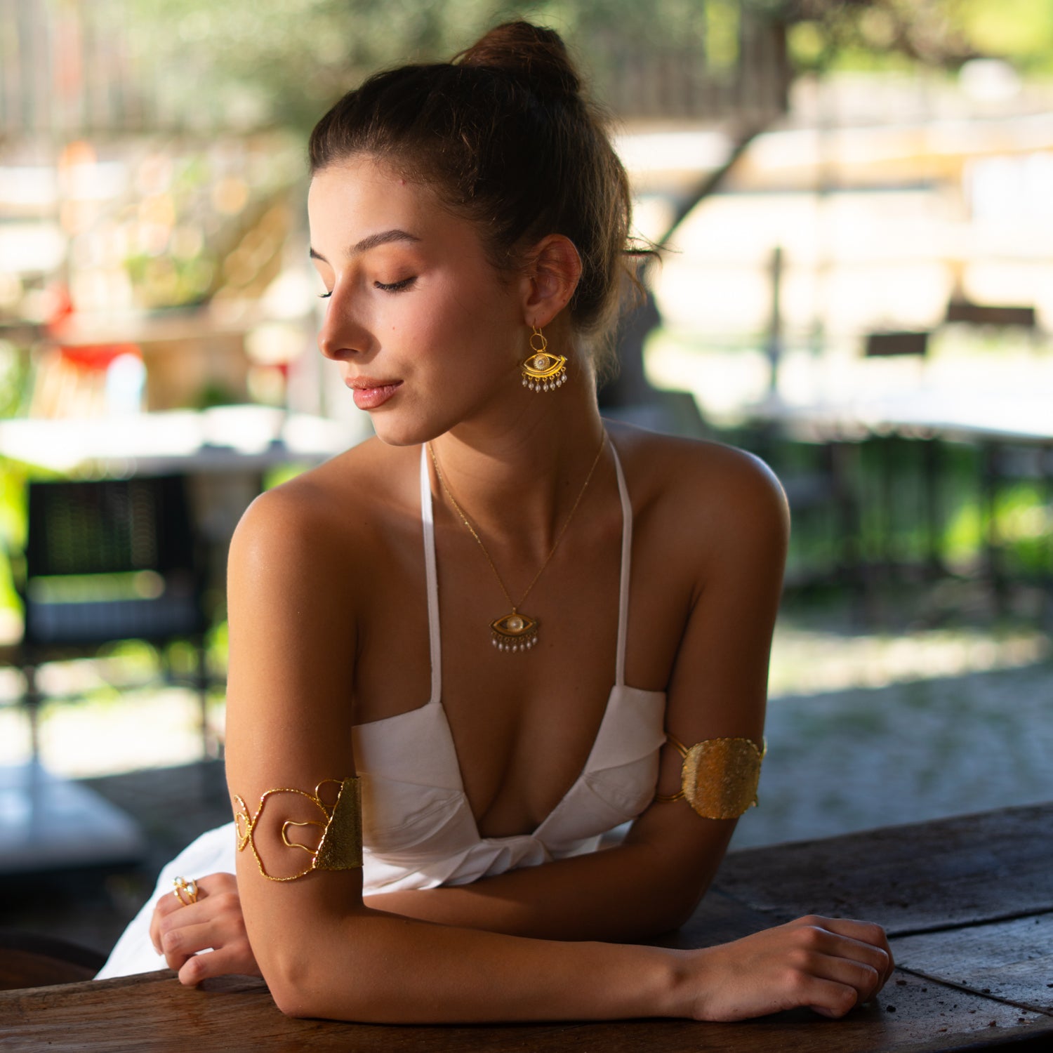 Cleopatra’s Mystic Pearl Eye Gold Necklace