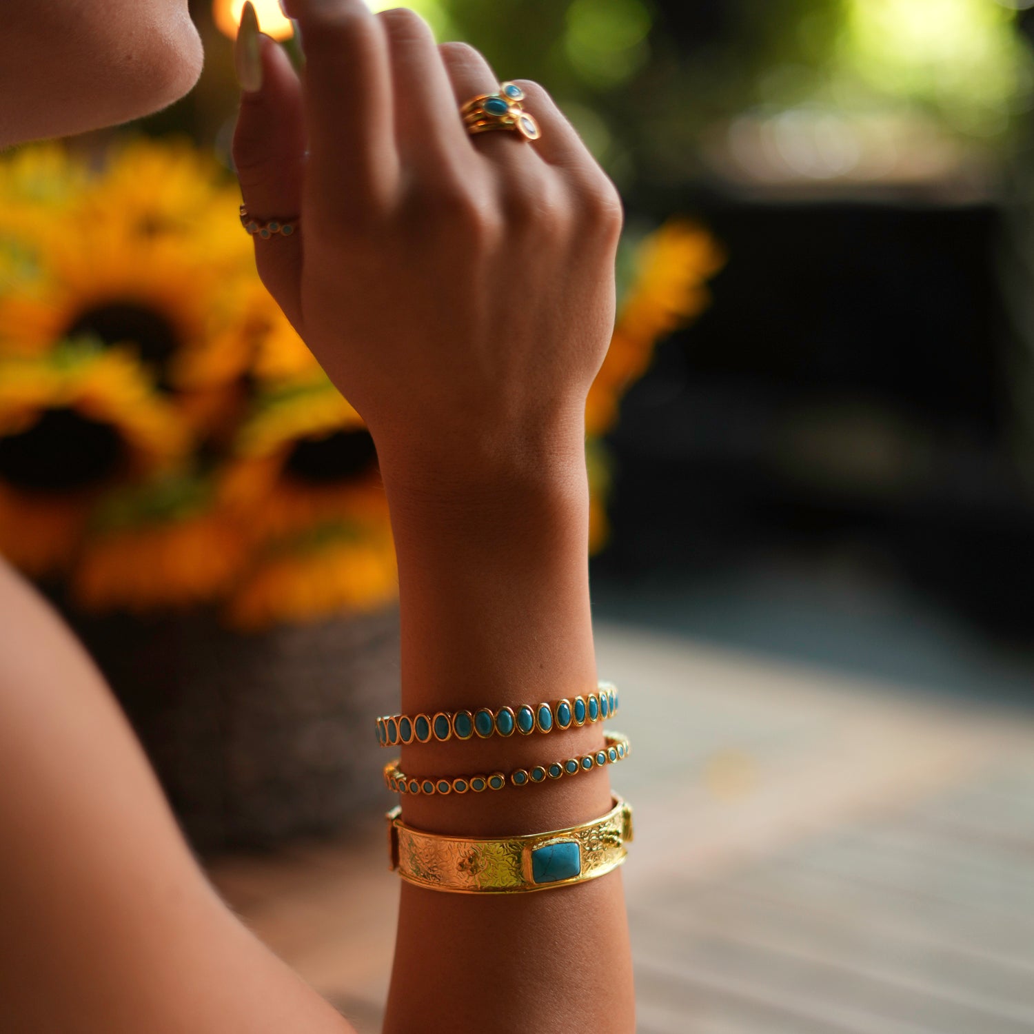 Bold 24K Gold Cuff Bracelet with Three Large Turquoise Gemstones for a Timeless, Elegant Style