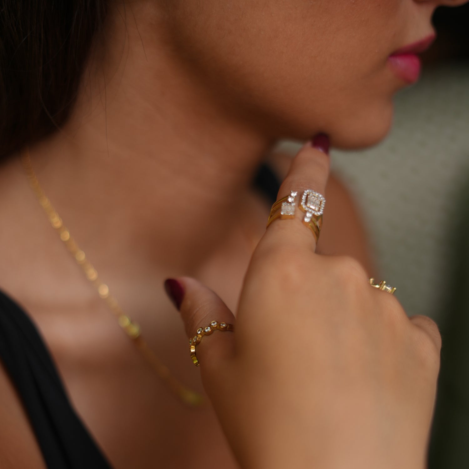 Sparkling Diamond and Gold Zig Zag Adjustable Ring for Personalized Style