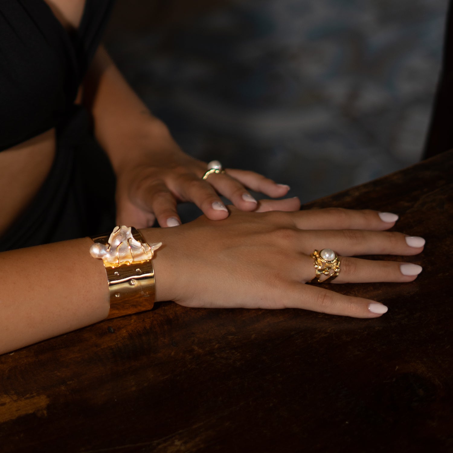 Divine Aura Baroque Pearl Cuff Bracelet