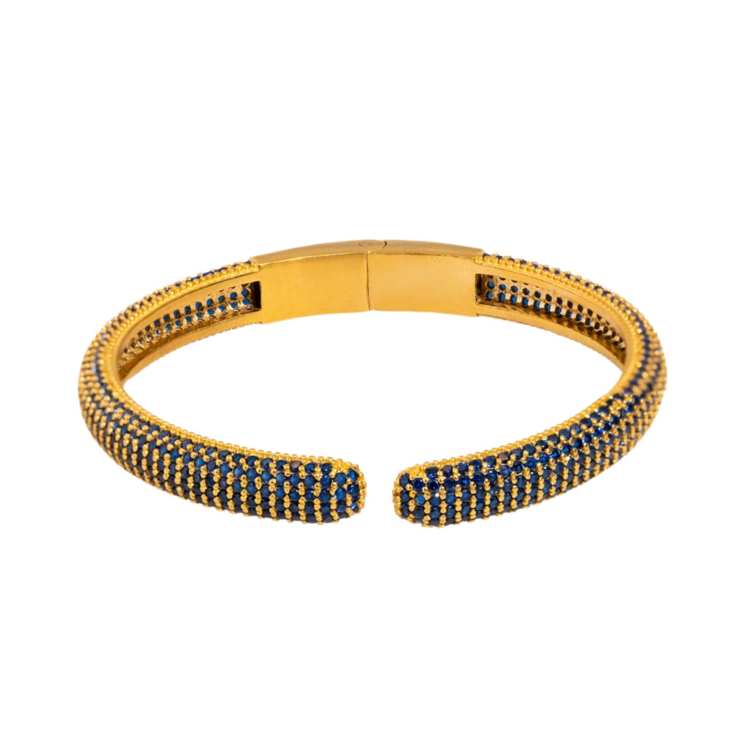 Handcrafted 18K Gold Bangle Bracelet with Sapphire Stones for a Luxurious and Sophisticated Look