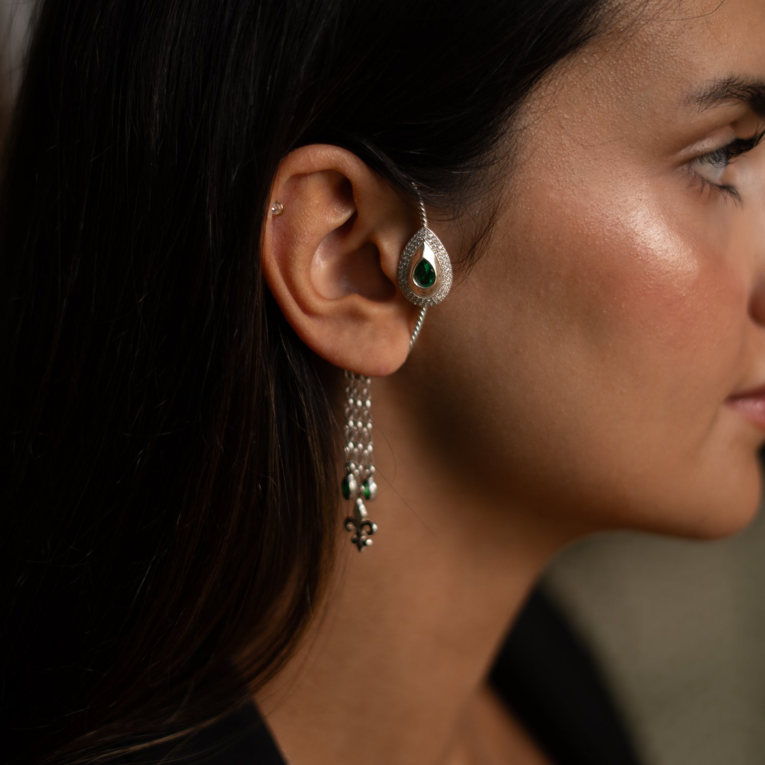 Emerald Fleur de Lis Chain Unique Earring