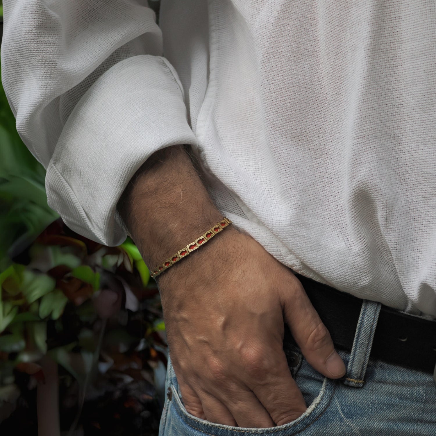 Meaningful Lucky Fish Red Bracelet with Gold-Plated Fish Charms for Wealth