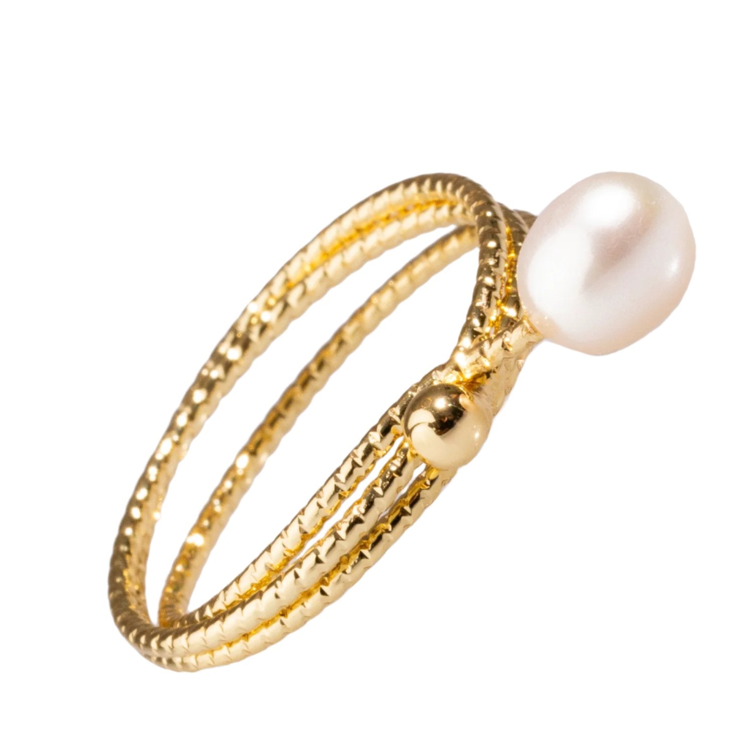 Minimalist Gold and Pearl Ring with a Refined Design for Daily Wear or Special Occasions