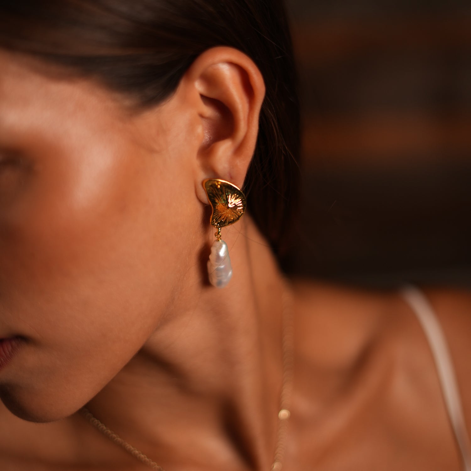 24K Gold-Plated Baroque Pearl Dangle Earrings with Sea Shell Design for Timeless Beauty
