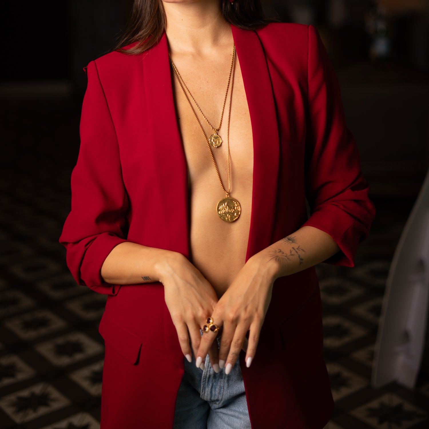 Queen Nefertiti Medallion Gold Necklace