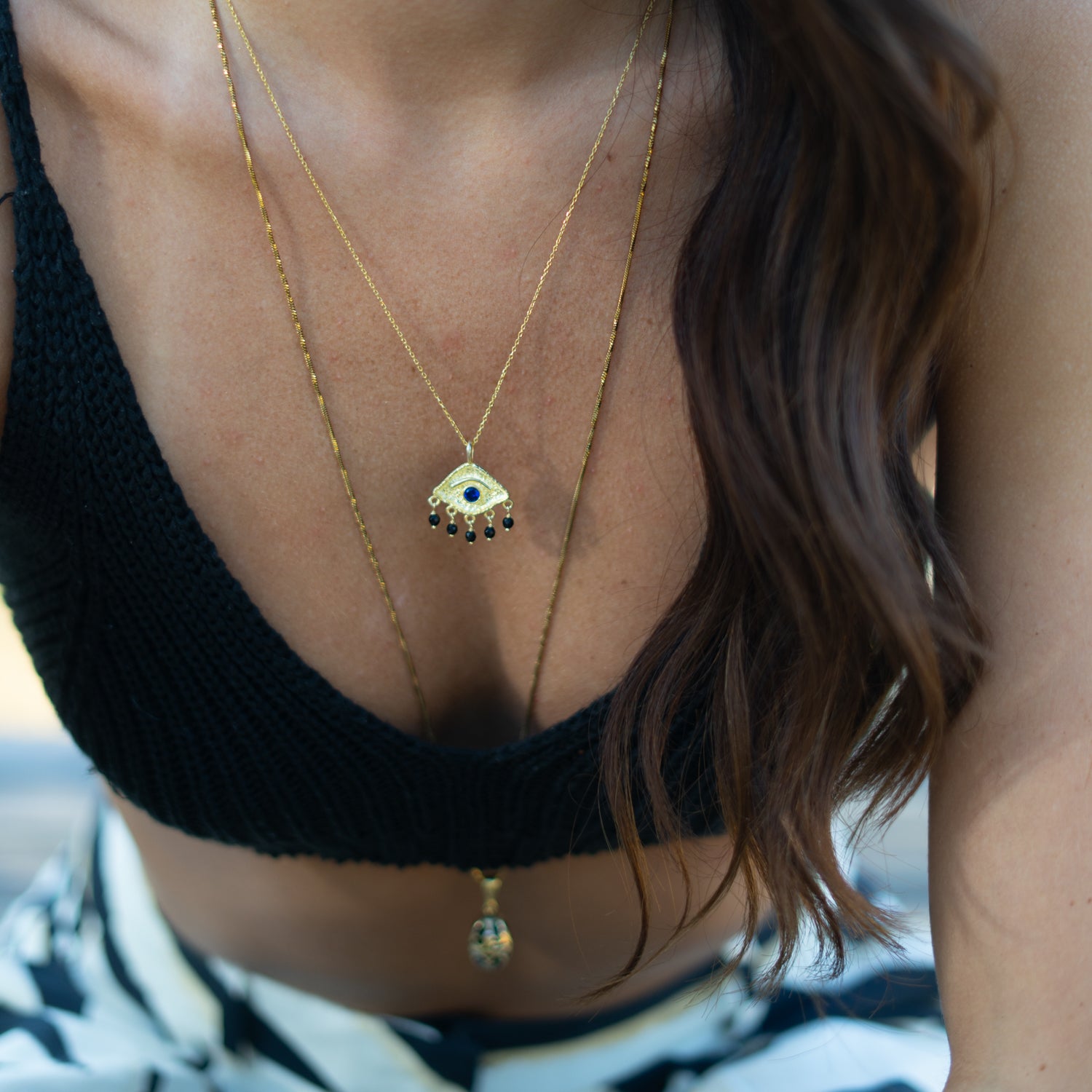 Sapphire Eye Horizon Onyx Gold Necklace