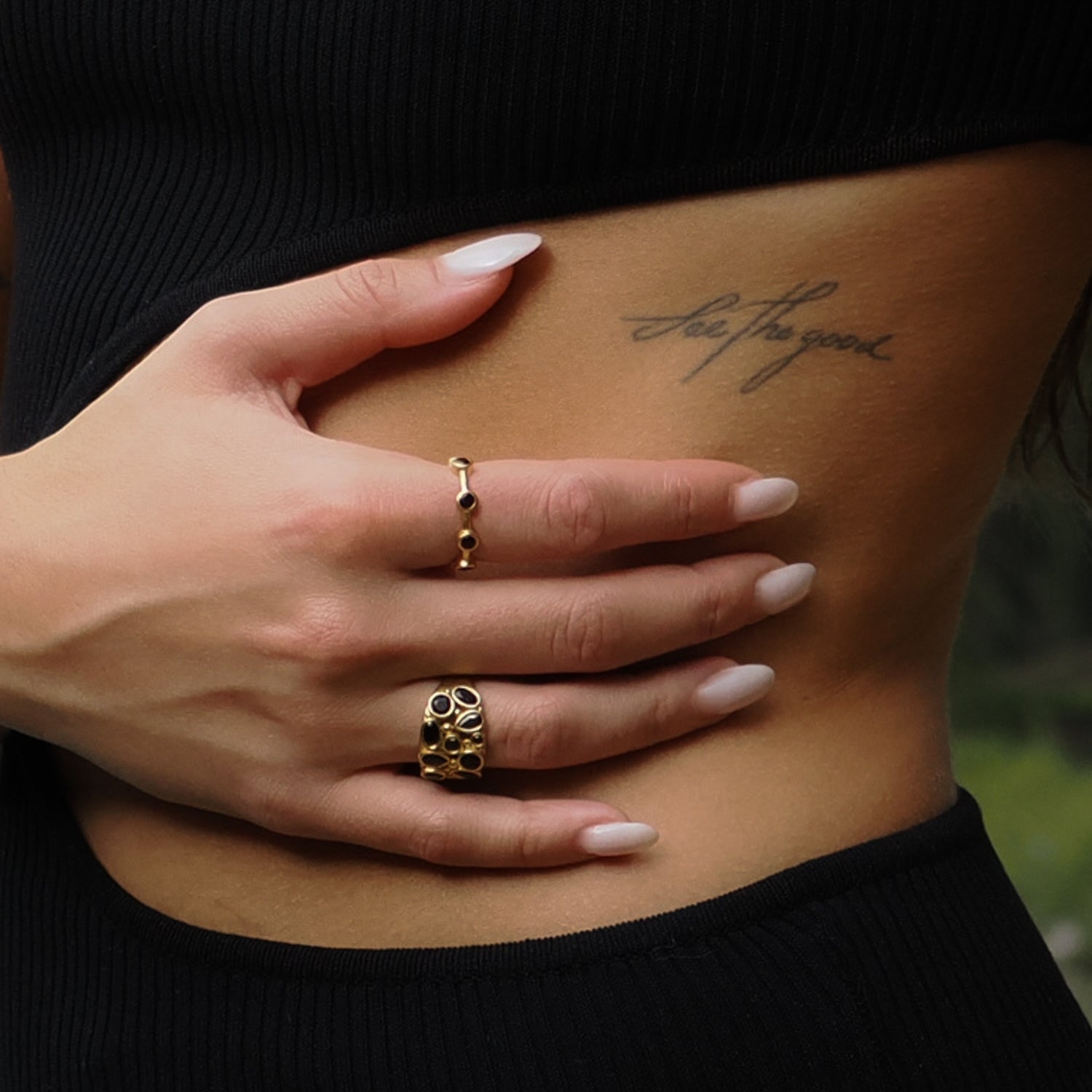 Teardrop Onyx & Gold Adjustable Ring with Luxurious 24K Gold Finish for Sophistication and Strength