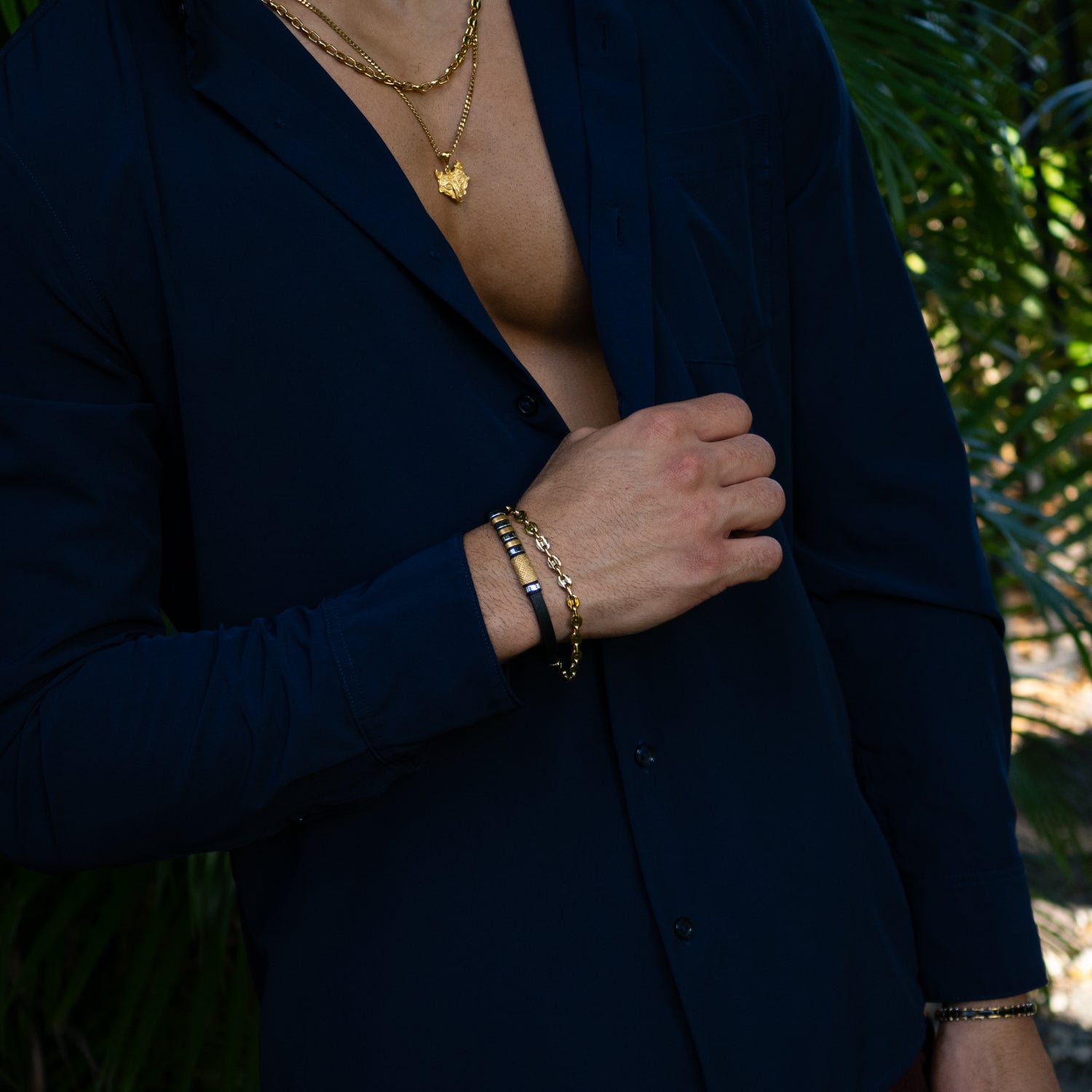 Gold-plated stainless steel men's chain bracelet, durable, water-resistant, tarnish-free, classic style, 8.5 inch length.