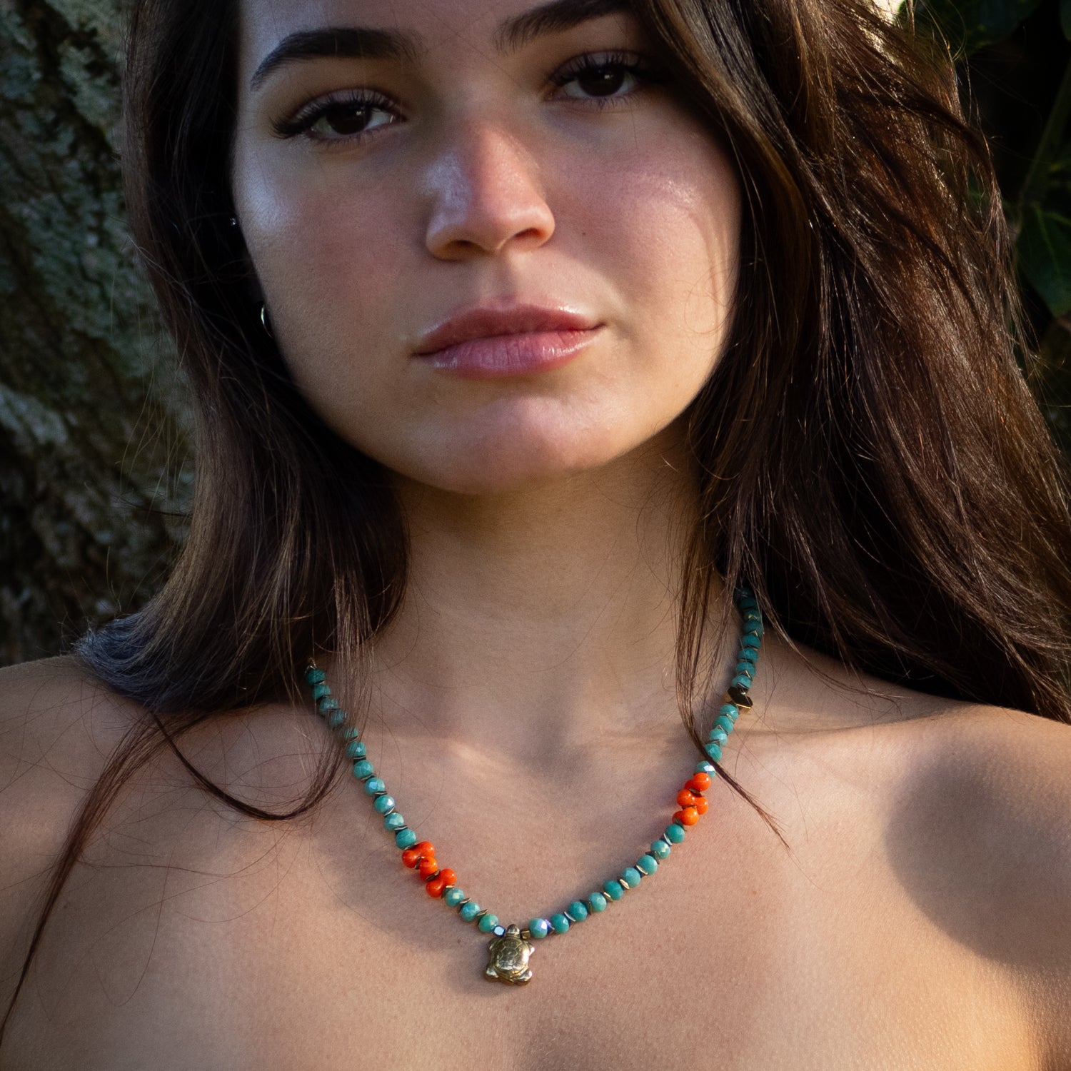 Vibrant Green Crystal and Coral Beaded Necklace with 18K Gold-Plated Turtle Pendant for Spiritual Protection
