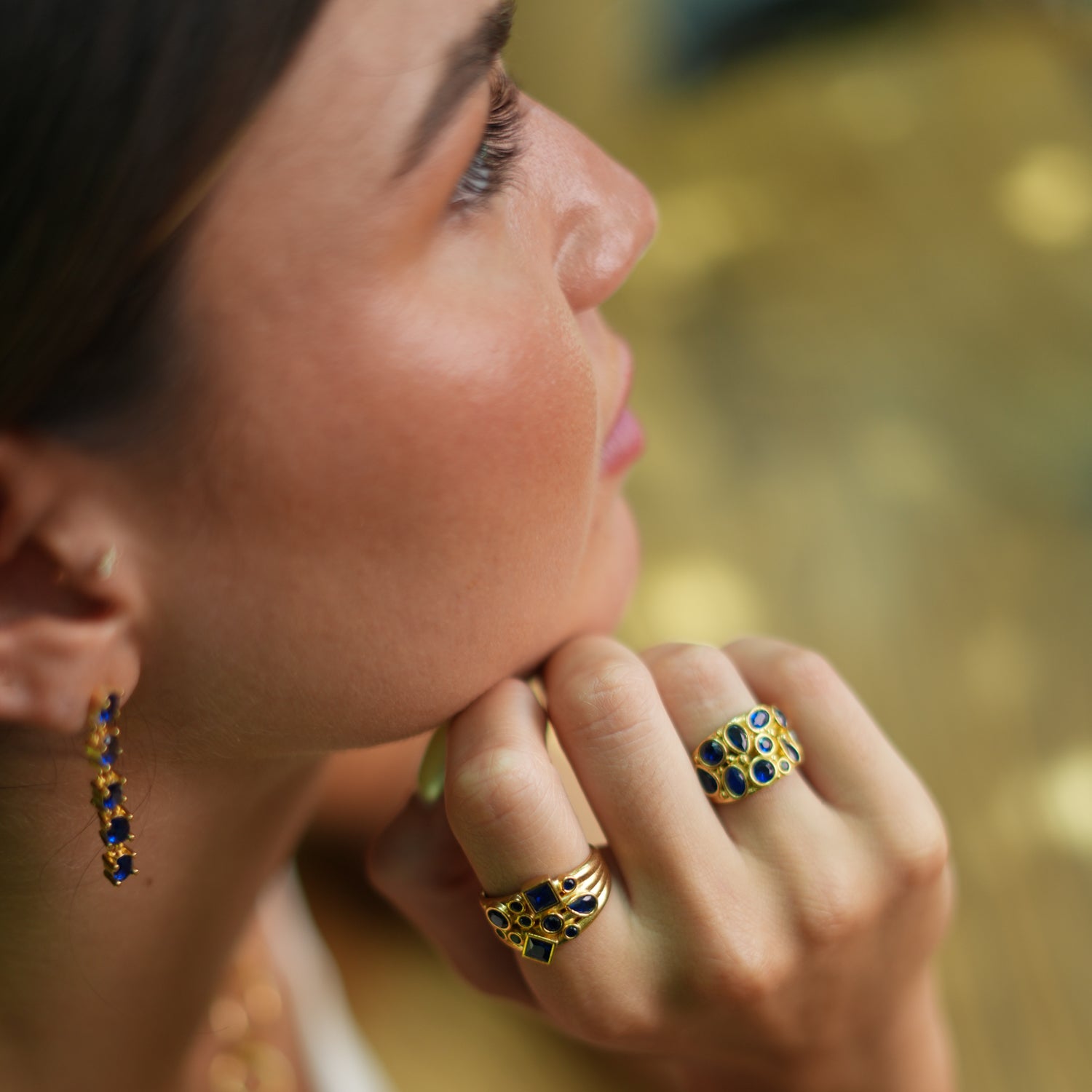 24k Gold Plated Adjustable Ring with Asymmetrical Sapphire Stones for Luxury and Style