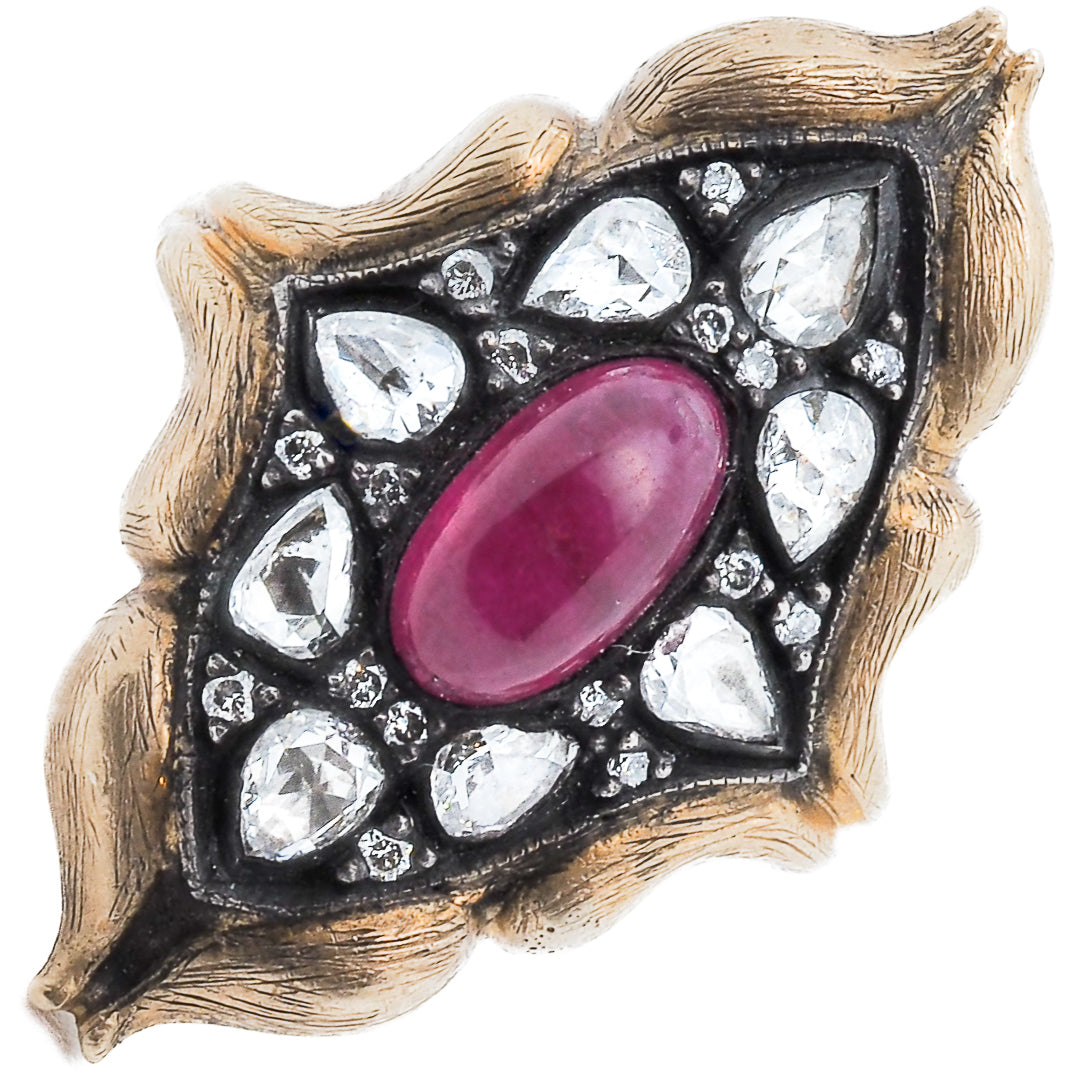 Aladdin's Ring, a luxurious and elegant accessory, perfect for adding a touch of sophistication to any outfit.