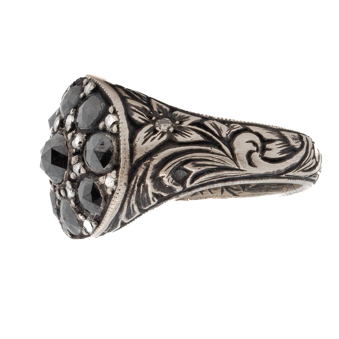 Elegant and unique: Black Rose Signet Ring with recycled Sterling Silver and white diamonds