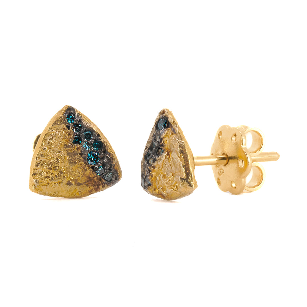 High-Quality Craftsmanship - Gold Stud Earring with a captivating 0.10ct Diamond.