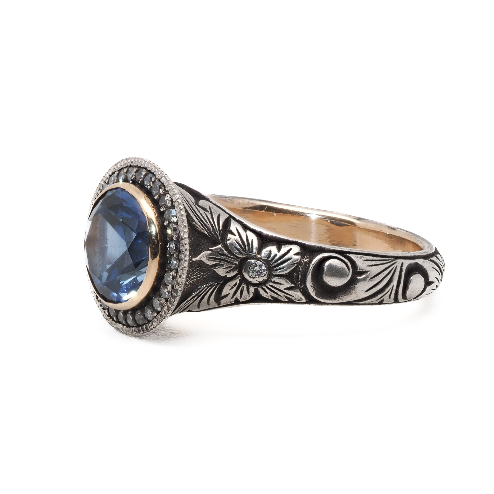 Ebru Jewelry Luxury Series - Exquisite Sapphire Engagement Ring for a timeless and elegant look.