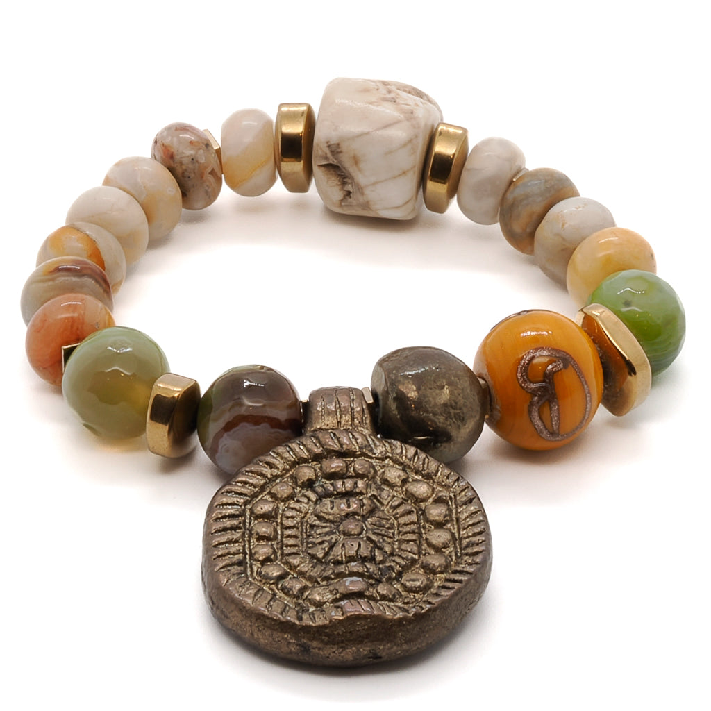 Experience the sophistication of the Vintage Style Unique Bracelet, a truly unique piece that adds a touch of vintage charm to any ensemble.