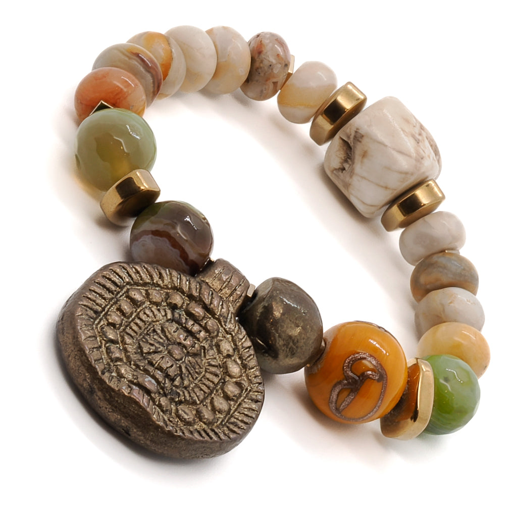 Explore the elegance of the Vintage Style Unique Bracelet, a handmade piece of jewelry that exudes timeless beauty.