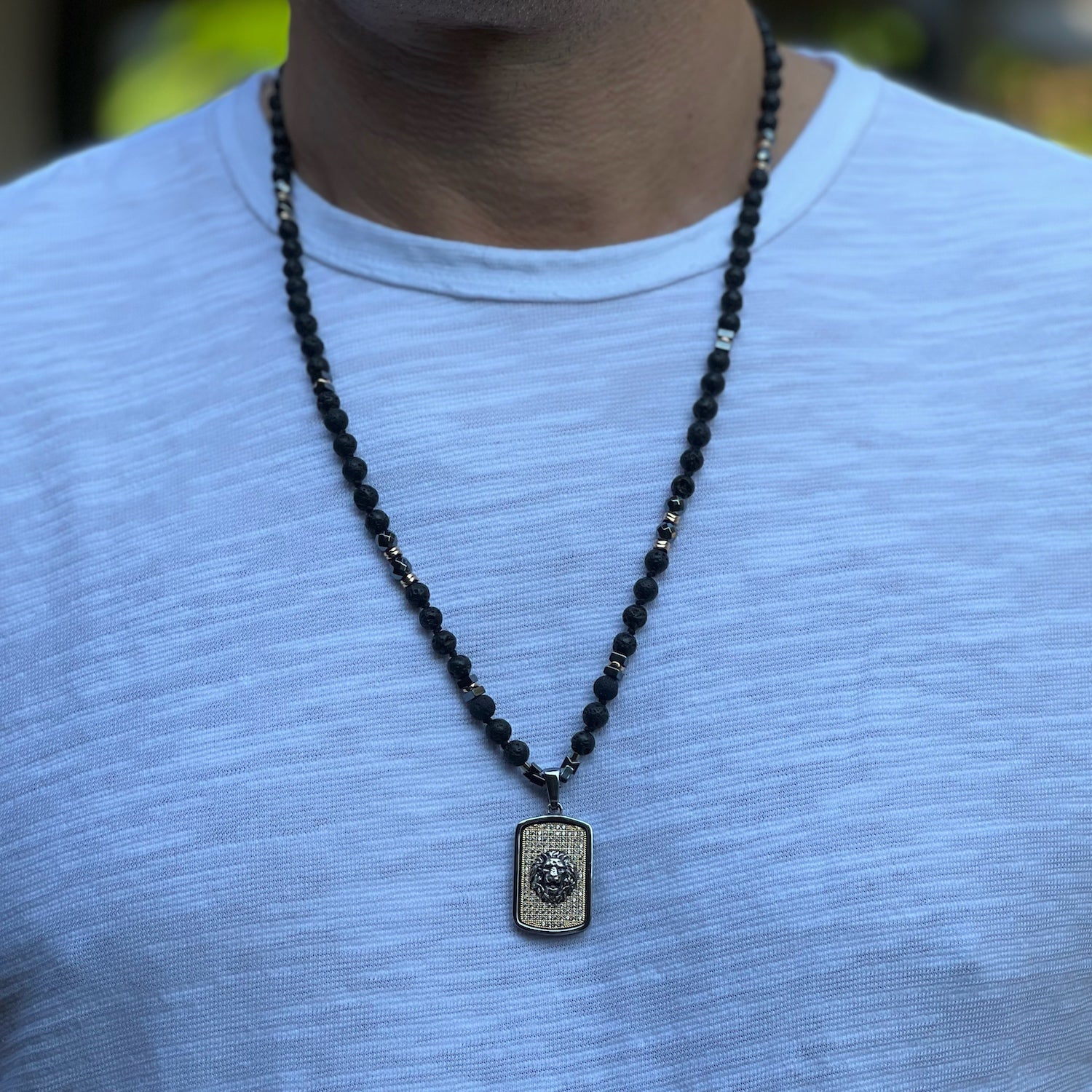 Men&#39;s Lion Pendant Black Beaded Necklace