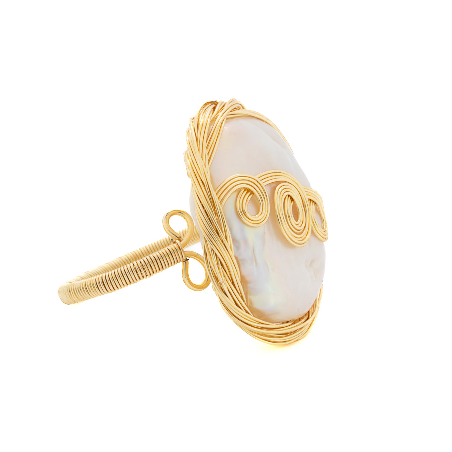 Captivating Pearl Stone in 18K Gold - Elegance Redefined