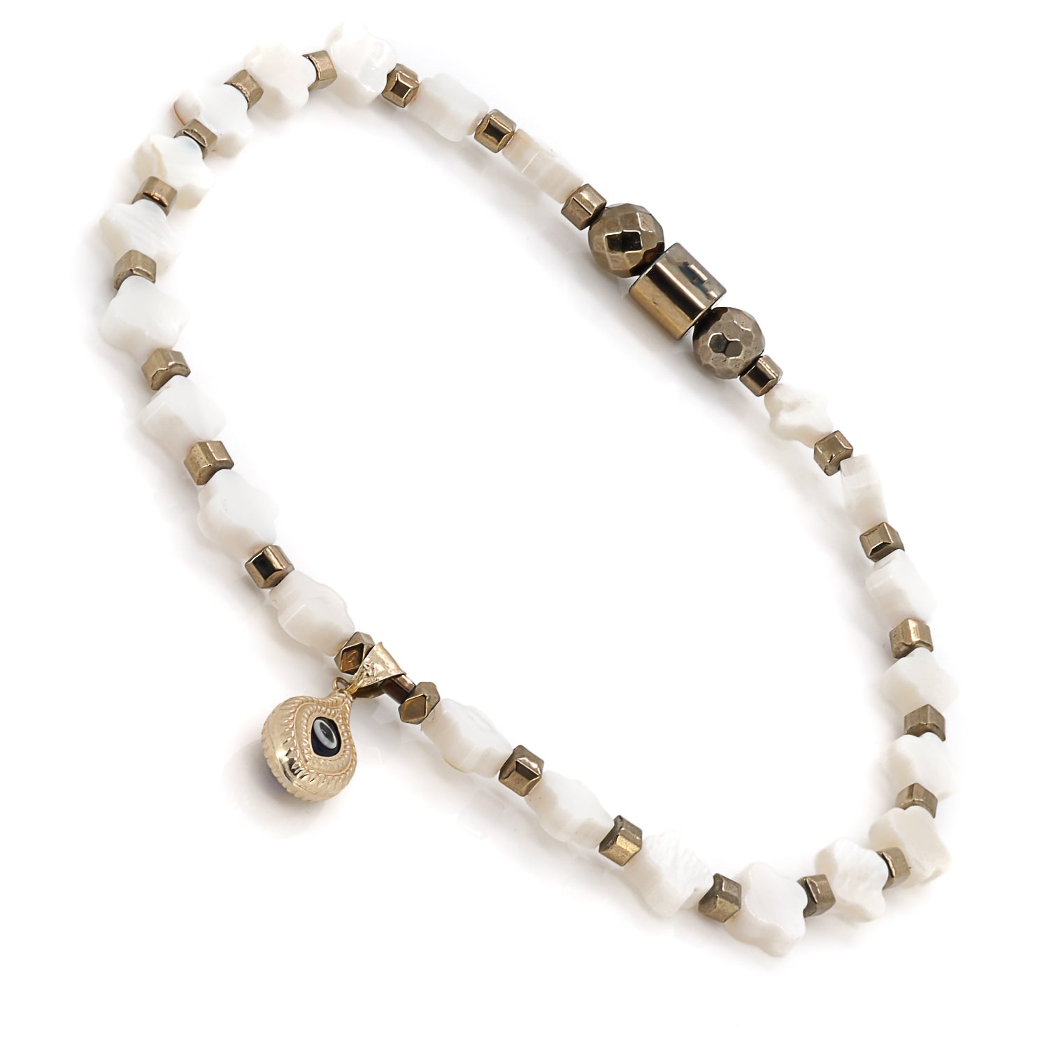 Meticulously Crafted Clover Pearls - Elegance meets symbolism.