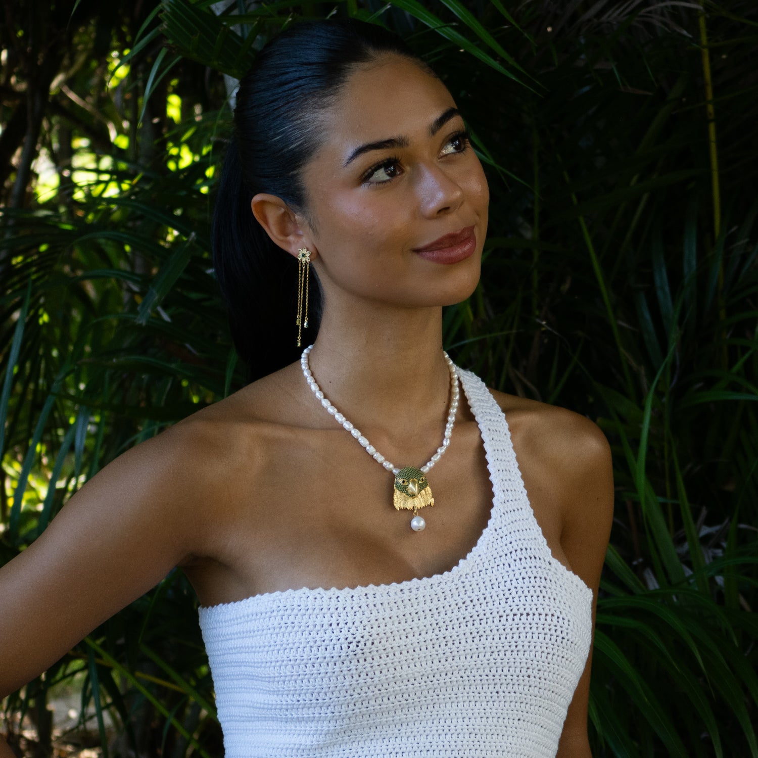 Majestic Emerald Eagle Pearl Necklace