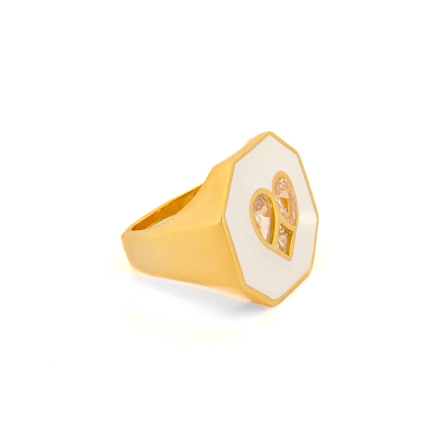 Adjustable gold-plated ring with a heart-shaped diamond surrounded by white enamel, symbolizing love and elegance.