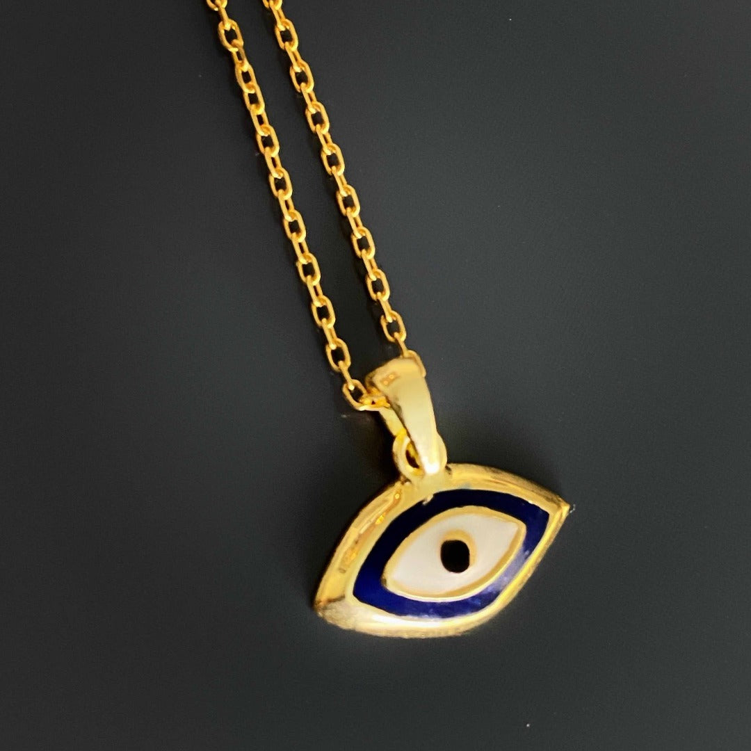 The Dainty Evil Eye Necklace highlighting the adjustable chain, allowing for a comfortable fit and easy customization.