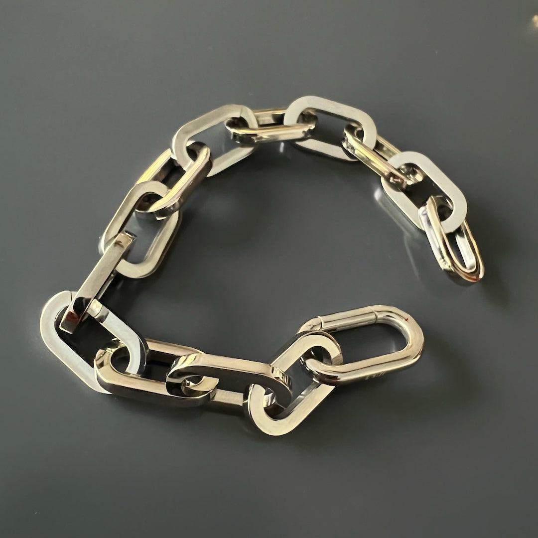 Stylish Chain Bracelet - Handcrafted accessory made of high-quality stainless steel, offering versatility and a fashionable look