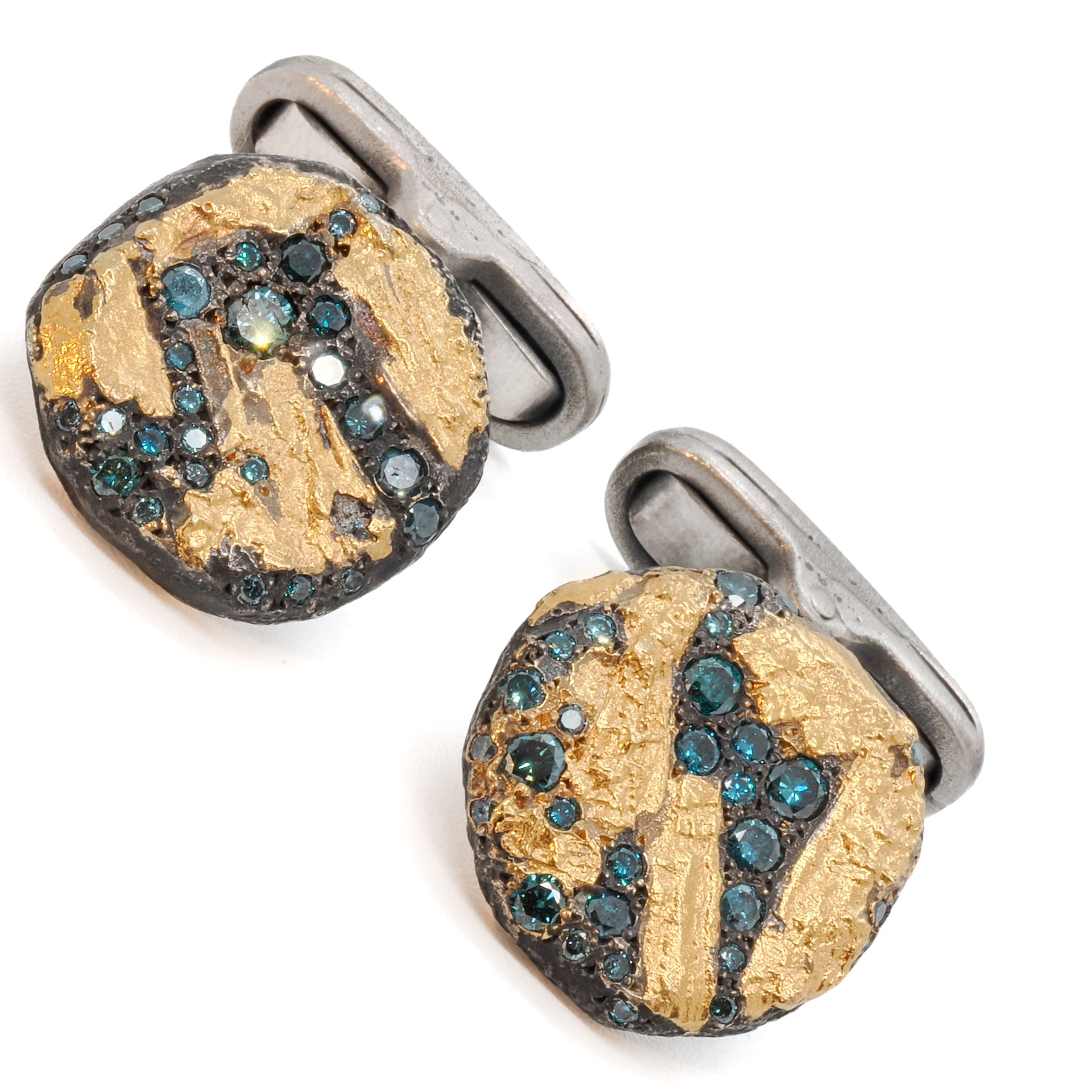 Nature Cufflinks, a pair of handmade jewelry crafted from recycled materials, combining elegance with sustainable practices.