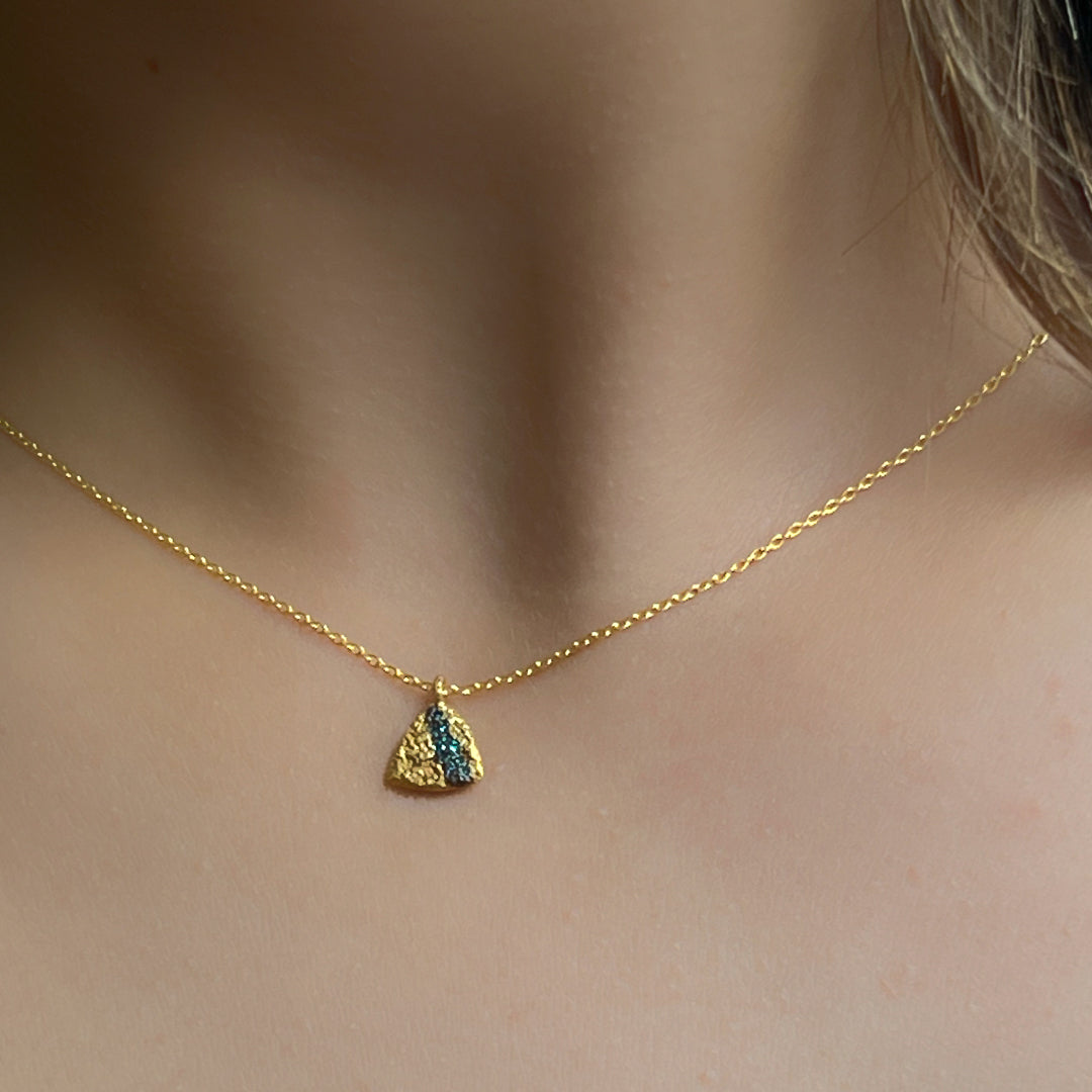 Customized Elegance - Model Wearing Nature Triangle Gold Diamond Necklace.