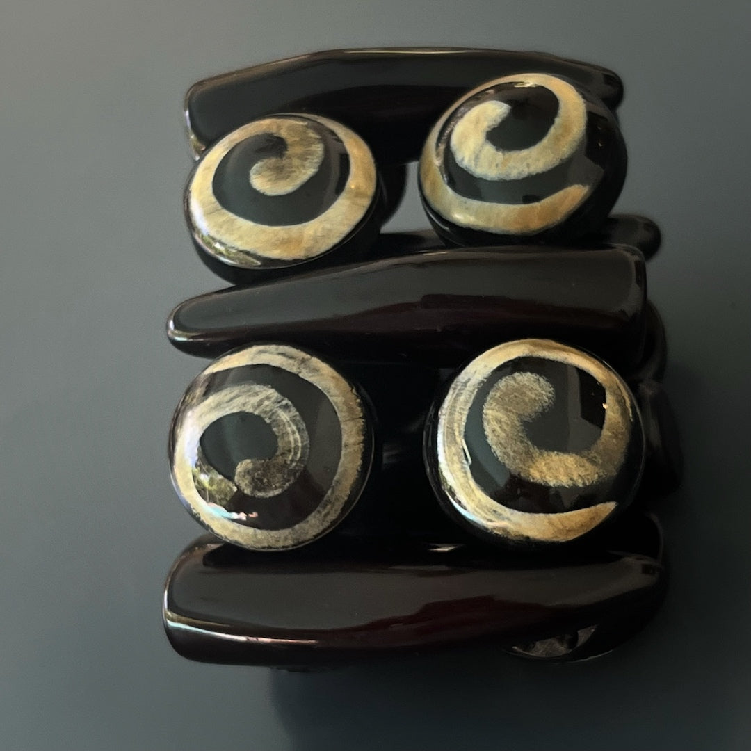High-quality resin from Nepal in the Nepal Bangle Spiral Bracelet