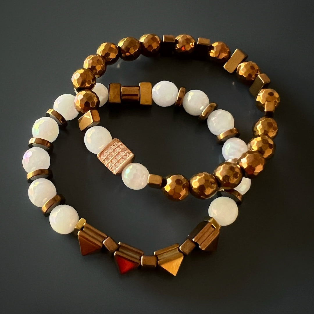 Invite the healing and loving energy of the Rose Energy Quartz Bracelet Set, featuring rose gold hematite and quartz stones.