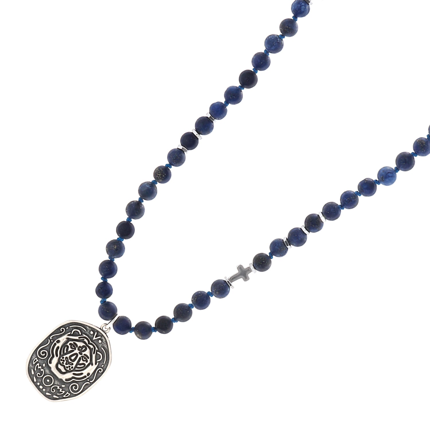 Immerse yourself in the beauty of the Spiritual Lapis Lazuli Lion necklace, combining natural lapis lazuli beads and a sterling silver lion pendant.