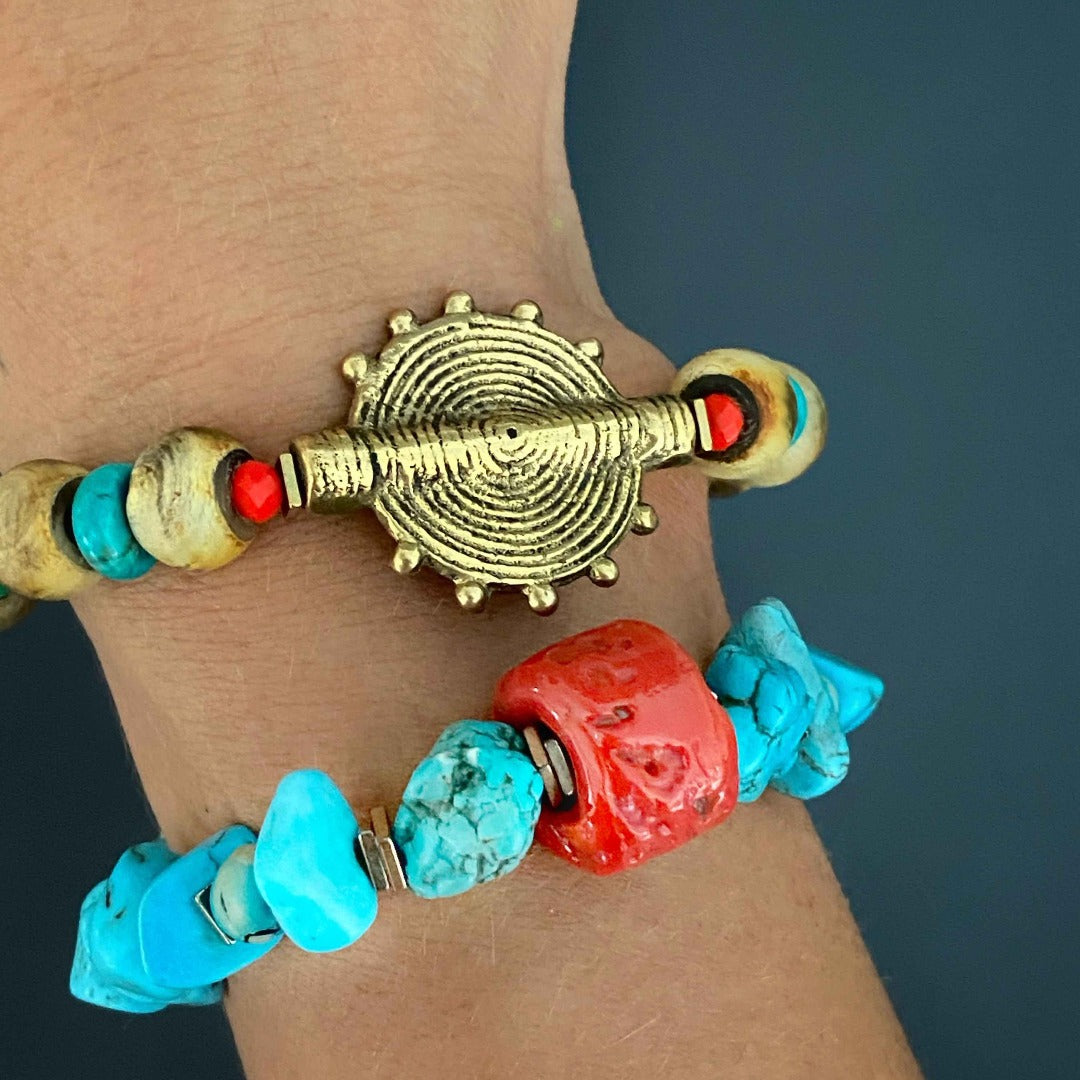 See how the Tibetan Ethnic Bracelet adds a touch of cultural elegance to the model's style, creating a captivating look.