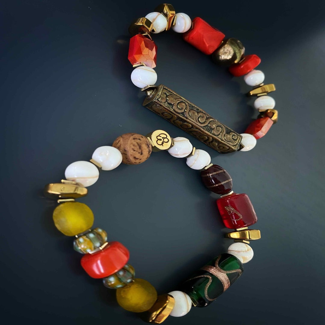 Explore the cultural richness of Tibet with the Vintage Style Tibetan Bracelet Set, featuring Tibetan bone beads, African beads, and Nepal seed beads.