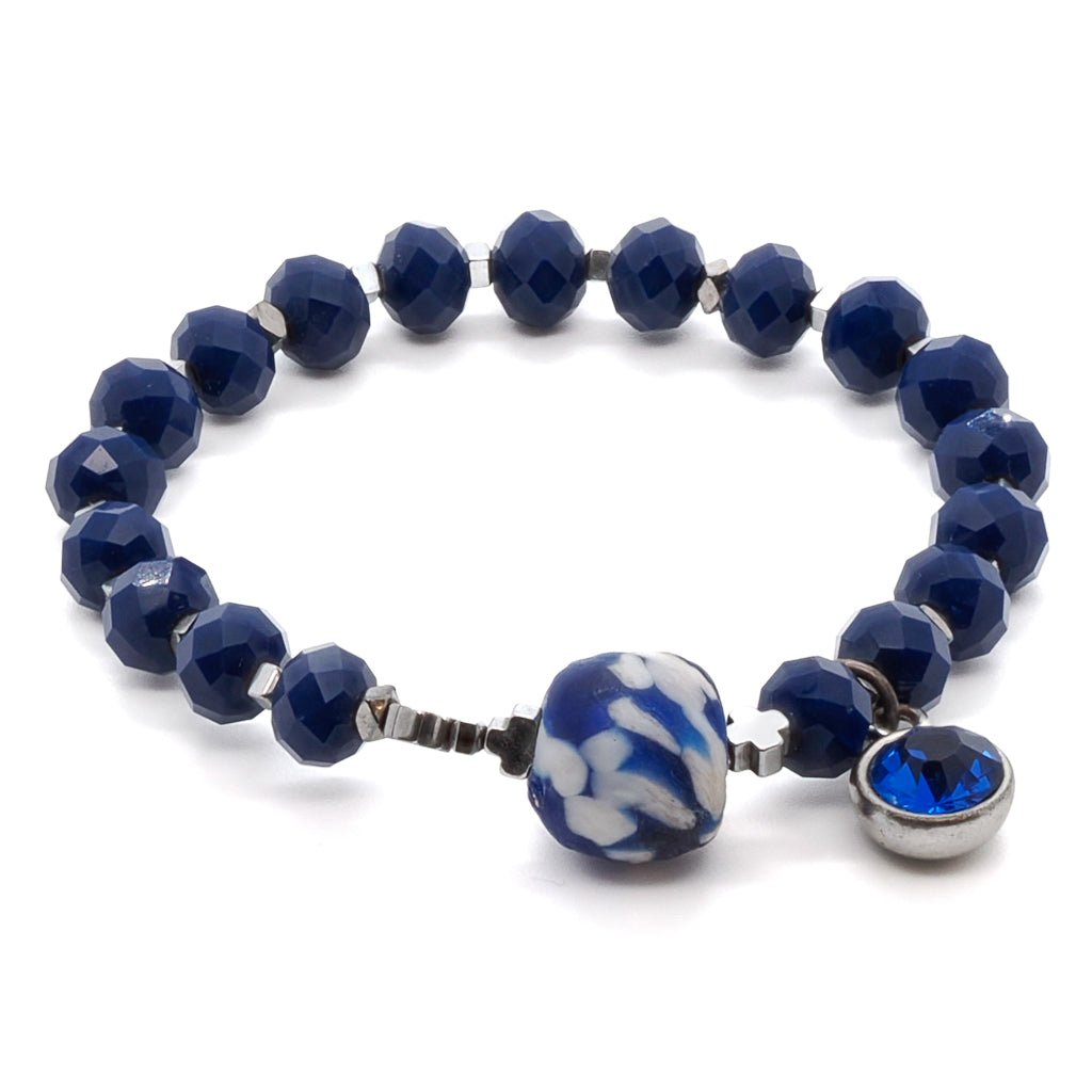 Stylish Blue Crystal Bracelet for a Calming and Peaceful Look